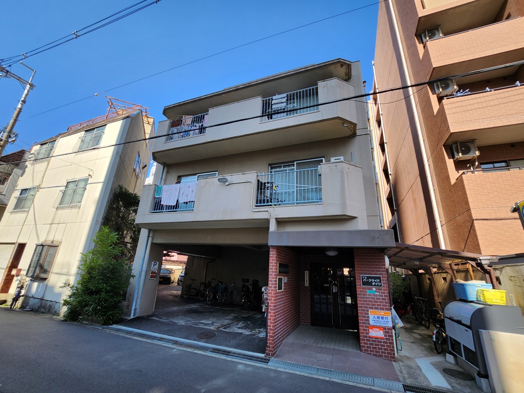 十三パークサイドダイワの外観