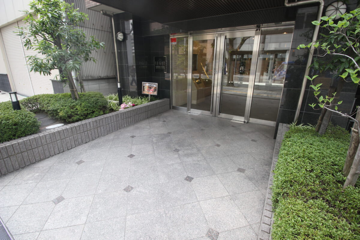 リーガル新大阪駅前のエントランス外