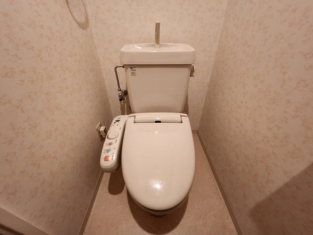 ミドエストツダのうぉあシュレット便座付きトイレ