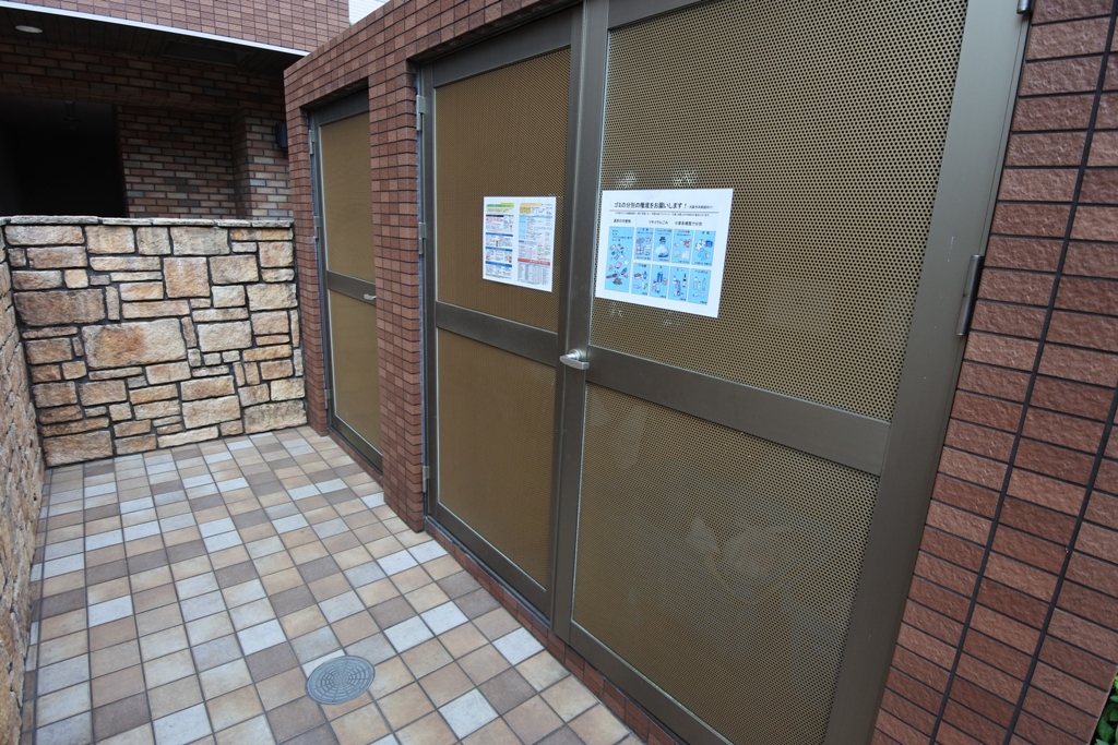 大阪府大阪市淀川区西中島2丁目12-21アトール西中島Ⅱの入居者専用鍵付きゴミ庫
