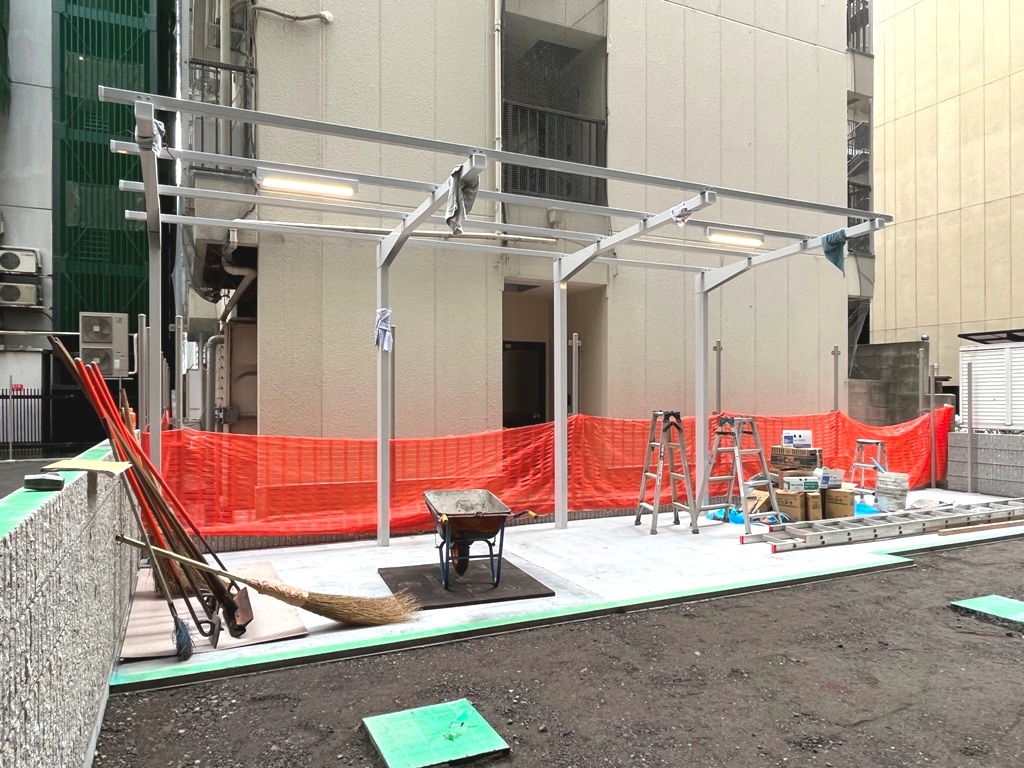 エスリード新大阪ラヴァーグの屋根付き駐輪場