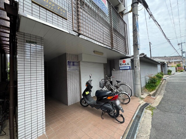 大阪府大阪市東淀川区下新庄４丁目11-37メイティーテンの駐輪バイク置き場