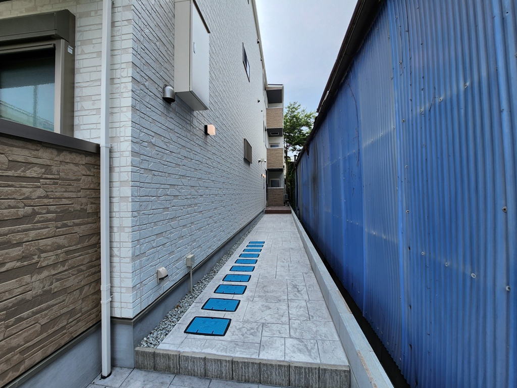 大阪府大阪市東淀川区柴島３丁目1-22,Elpida [エルピーダ]のエントランスへ続く通路